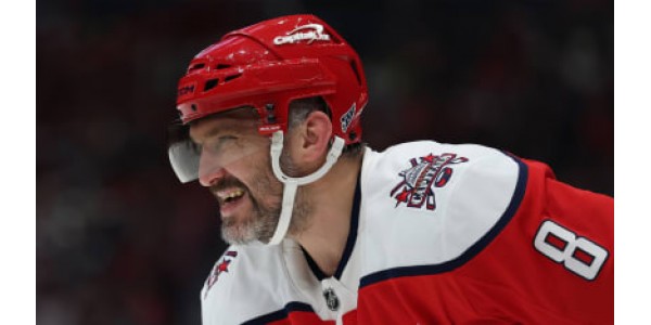 Alexander Ovechkin on päättänyt allekirjoittaa sopimuksen Washington Capitalsin kanssa 22. kaudeksi